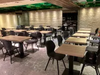 Jiashite Hotel Hotels near Jingfugong