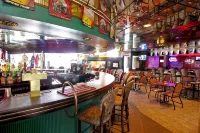 The Beachcomber Beach Resort Hotel - Barer
