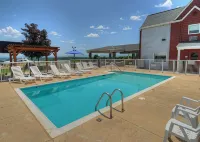 Clarion Pointe Staunton East