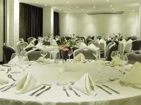 Park Grand Heathrow Hotels in Hounslow