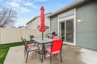 NEW!  Modern Meridian vacation home - Foosball, Air Hockey, Steps from POOL