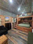 Cozy 1-BR cabin with Kid's Loft, Hot Tub & Large Deck on Working Buffalo Farm