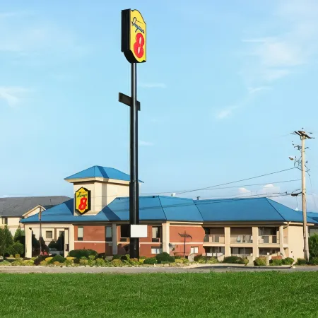 Super 8 by Wyndham Dandridge