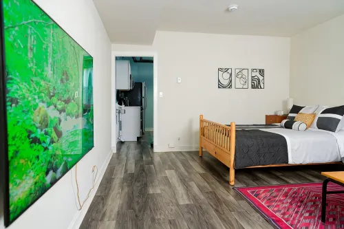 'Croton Nook' - Spacious Studio with Full Eat-in Kitchen, Cozy Getaway - 3-Star