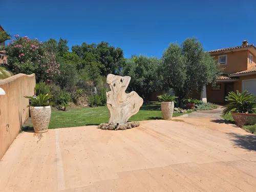 Property 480m2, sea view, heated swimming pool 6 bedrooms, 6 bathrooms, 3mn from the beach - Homestays
