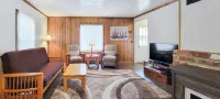 Coffee Klatch Cottage - Yellow - 3-Star