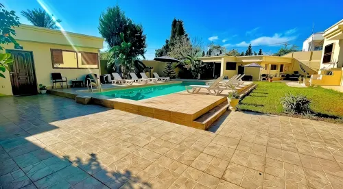 VIP poolside accommodation - Apartment