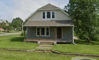 1920s Restored Home-walk to MSQC shops, Quilt Town USA - Wifi