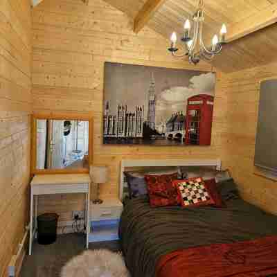 A Cosy cabin retreat - 5 mins away from Windsor and 10 mins from Legoland. Rooms