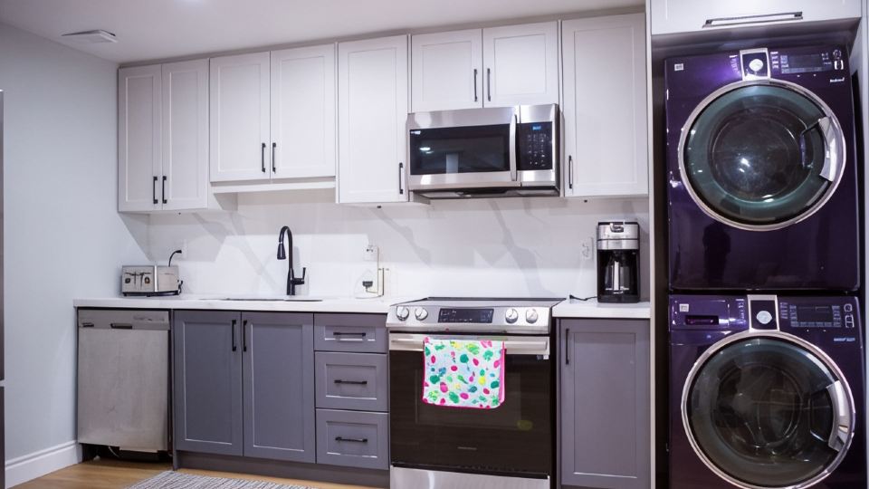 Cozy and Private Basement apartment / Ideal for Relaxation or Work