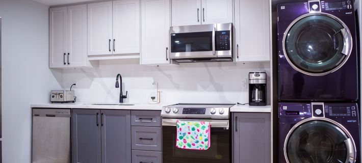 Cozy and Private Basement apartment / Ideal for Relaxation or Work โรงแรมในแบรมพ์ตัน
