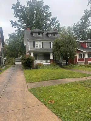 Cozy  3-bedroom house with WiFi in Cleveland Heights