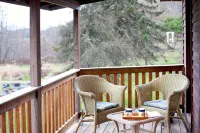 Charming 1-bedroom cottage with WiFi and AC in Saugerties