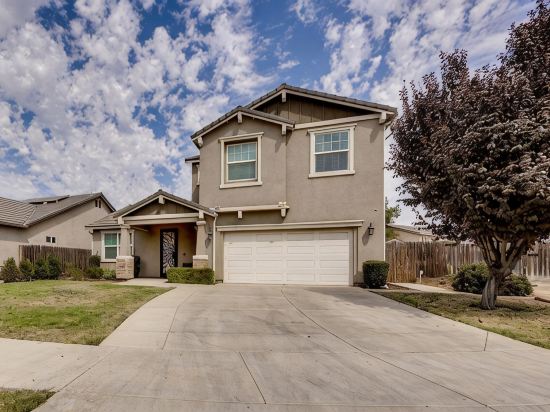 King Bed • Keyless Entry • Workspace • Fast WiFi • Chef's Kitchen • Central Loc.