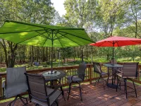 Serenity & Fun Cozy Pocono Cabin! Family Friendly - Beach-Lake-Pool-Playgrounds! Hotels in Penn Forest Township