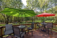 Serenity & Fun Cozy Pocono Cabin! Family Friendly - Beach-Lake-Pool-Playgrounds! - Beach