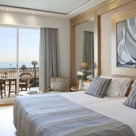 Las Arenas Balneario Resort
