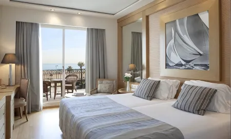 Las Arenas Balneario Resort