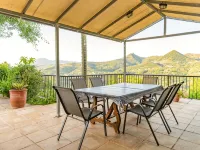 Beautiful Family Villa With Heated Swimming Pool And Stunning Sea/Mountain View キミのホテル