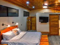 Beachfrontgem Perfect for Large Family Gatherings and Friend Reunions Hotels in Savegre