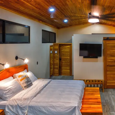 Beachfrontgem Perfect for Large Family Gatherings, Reunions, Book Now and Save