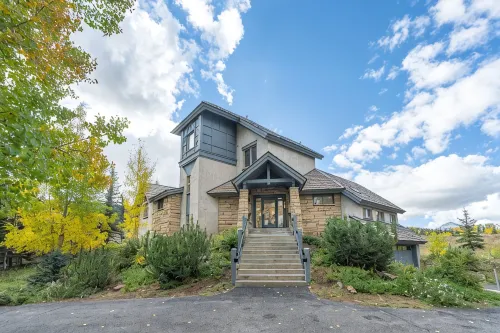Spectacular Summer Retreat! Lux Home 4Br+Loft/4.5BTH; Hot Tub,Deck;Amazing Views - Wifi