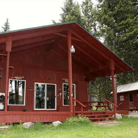 Mountain cabin just steps away from Ashley Lake