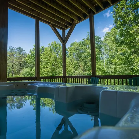 Breath Taking Log Mountain Lodge inside Rumbling Bald Resort