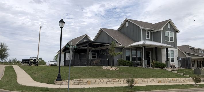 Multi-Family Home! Hotels in Somervell County