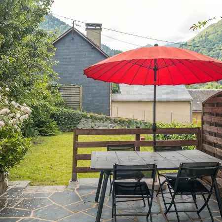 Cauterets Rare Chalet Heated Pool Summer Wifi, Electric Charging Point 11Kwh