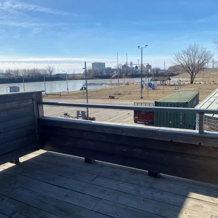 The Pedaler's Rest Retreat - Lakeside Tiny Home for 8 guests