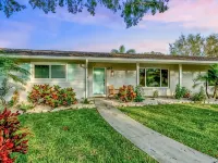 Pool, hot tub, putting green, pickleball, tiki bar, fire pit Hotels in West Bradenton