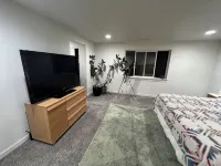 Forest home and outdoor adventure paradise! 15 minutes to Autzen Stadium.