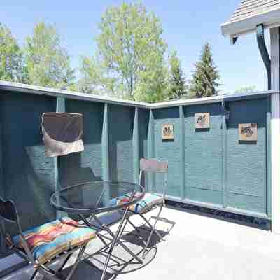 WALK TO DOWNTOWN & OLD MILL-1 BLOCK TO THE RIVER-MODERN/ATTRACTIVE 1 BDR  SUITE Others
