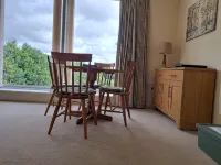 Central Buxton apartment with scenic views and free parking - 레지던스