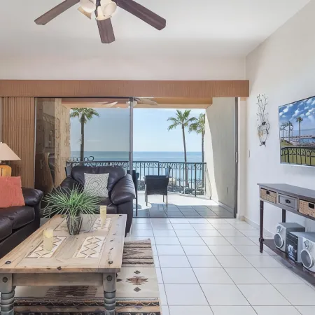 Oceanview Retreat on Sandy Beach at the Sea