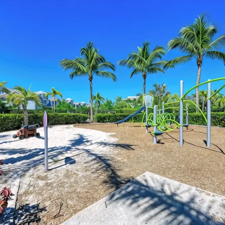 3/3 384-303 SOUND LUXURY CONDO