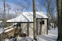 Remodeled 3BR/2BA Ski Chalet off Tyro Slope - Balkoner