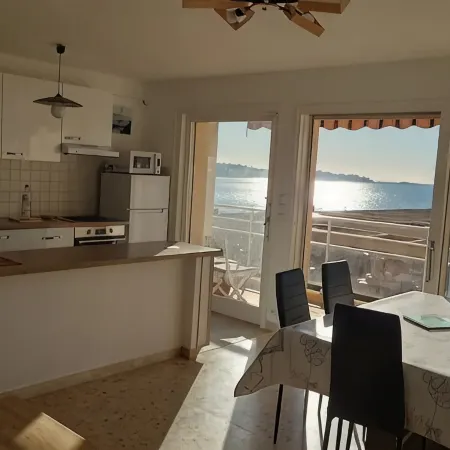 Sea view apartment 80m2