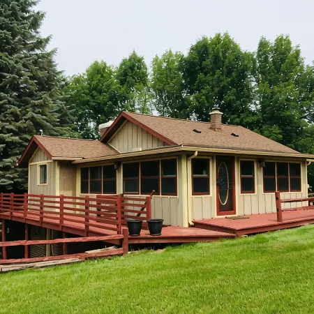 Historical Lodge in Elkhart Lake with Hot Tub