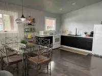 Sweet Louie's Lake House - 2-Sterne