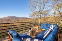 Hot Tub / Bunk Room / EV Charger / King Beds / 3,200 Sqft