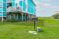 Whale Yeah! Ocean Views and Private Beach Access - Homestays