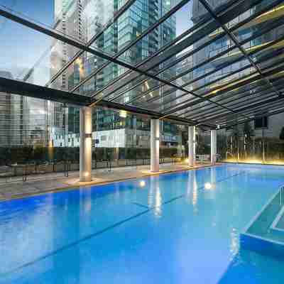 Large 3BR Apt Near Crown, Sleeps 10, FREE Parking Fitness & Recreational Facilities