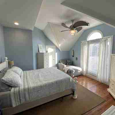 4 Bedroom, 4 Bath Raised Beach House 3 Blocks From the Beach! Golf Cart Included Rooms