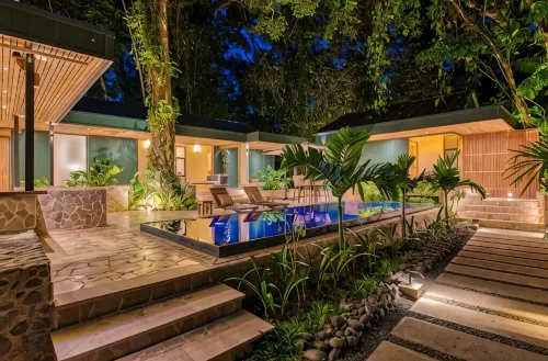 BRAND NEW 5-Star LUXE The Oasis - Family Villa -  Casas de vacaciones