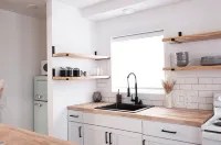 Bridge St Beauty, Brunch & Bars [2 Beds 1 Bath] - Condos