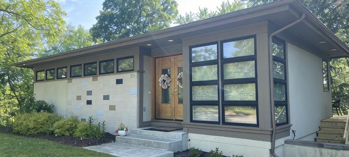 Treetop Retreat With Seasonal Views of the Kalamazoo River Hotels in Saugatuck