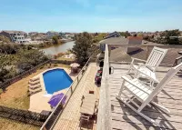 Family Friendly Beach House. Pool, Hot Tub, Walk to Beach. Dog Friendly, Fenced - Private Pools