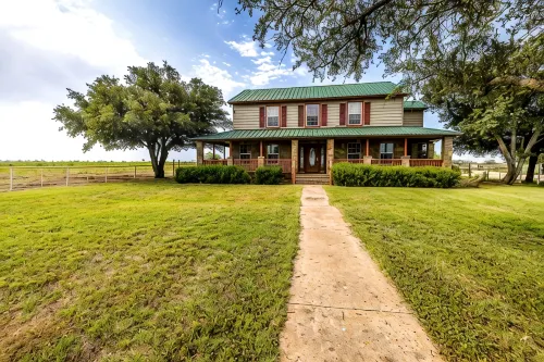 The Grassy Ridge House. Only 5 min from Rocker B Baseball Ranch! Sleeps up to 18 - Homestays
